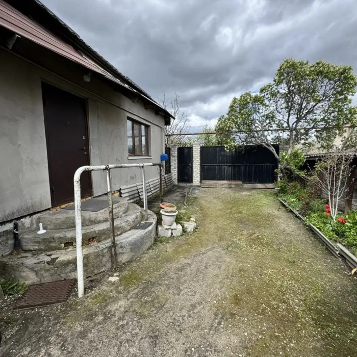 Фото Продам дом в центре Станицы Луганской, площадью 100 м2.