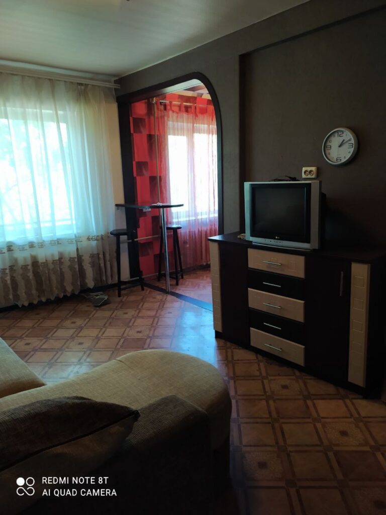 №956 Продается 2-х комнатная квартира по ул. Чапаева, район супермаркета Айсберг