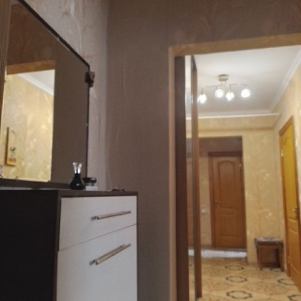 Фото Продам 4к квартиру на кв. Героев Сталинграда + дача