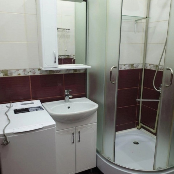 Фото Продам 3-х комнатную квартиру в центре города Луганск район кинотеатра "Русь"