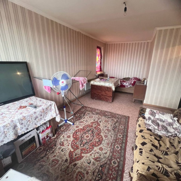 Фото Продам 1 к. квартиру улучшенной планировки в пгт. Новосветловка