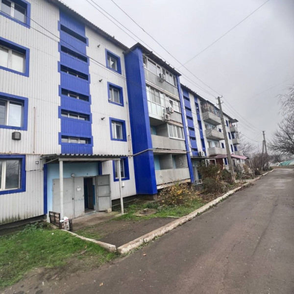 Продам 1 к. квартиру улучшенной планировки в пгт. Новосветловка