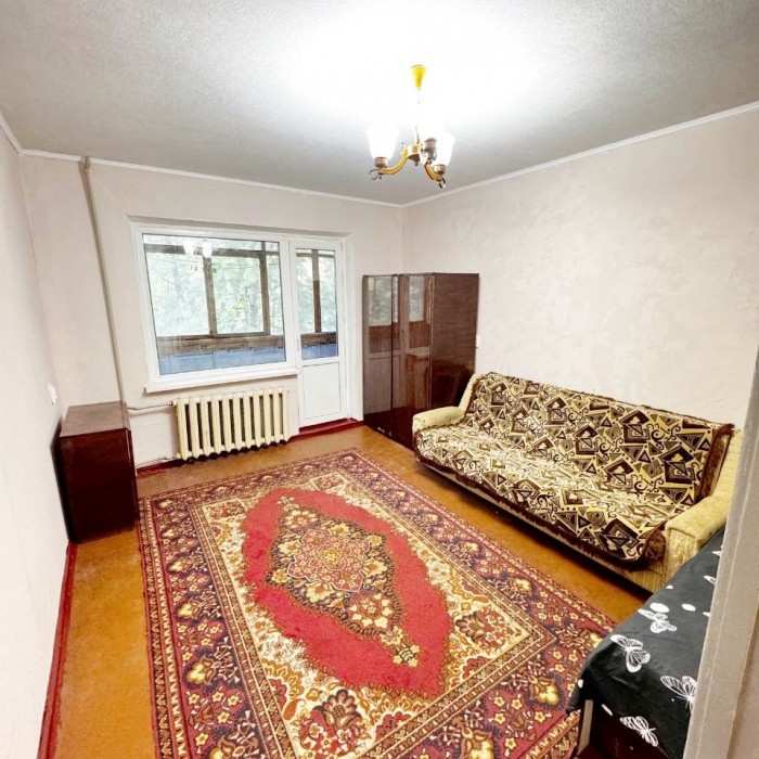 Продам 1- ю квартиру на кв. Якира.
