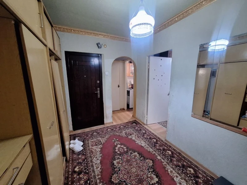 Фото Продаётся 3-комнатная квартира в городе Стаханов, ул. Стаханова, д. 8.
