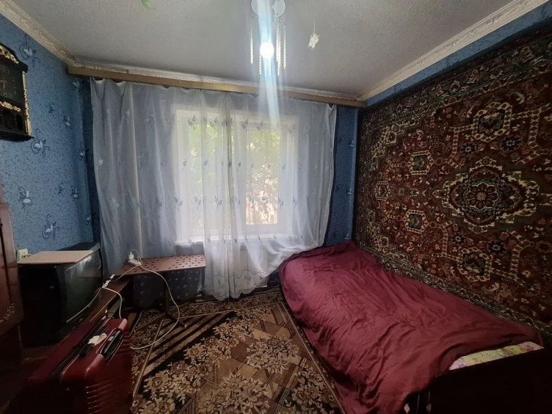 Фото Продаётся 3-комнатная квартира в городе Стаханов, ул. Стаханова, д. 8.