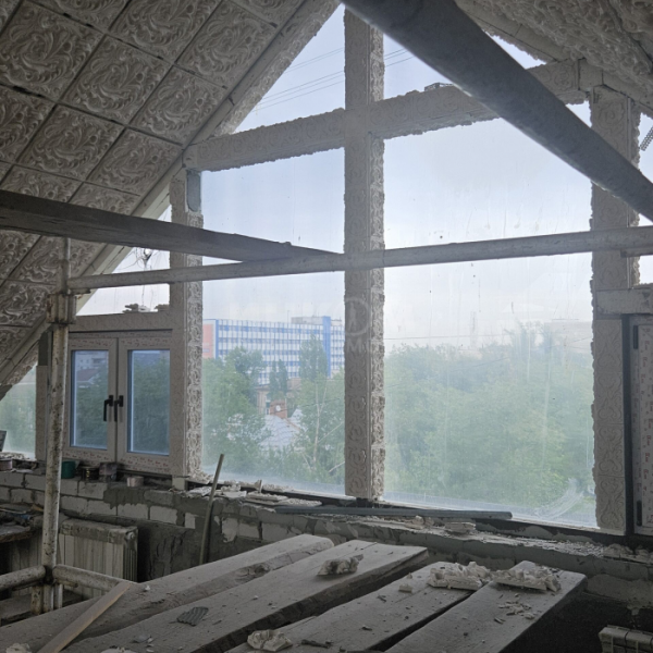 Продам 4к на площади героев ВОВ 326м2