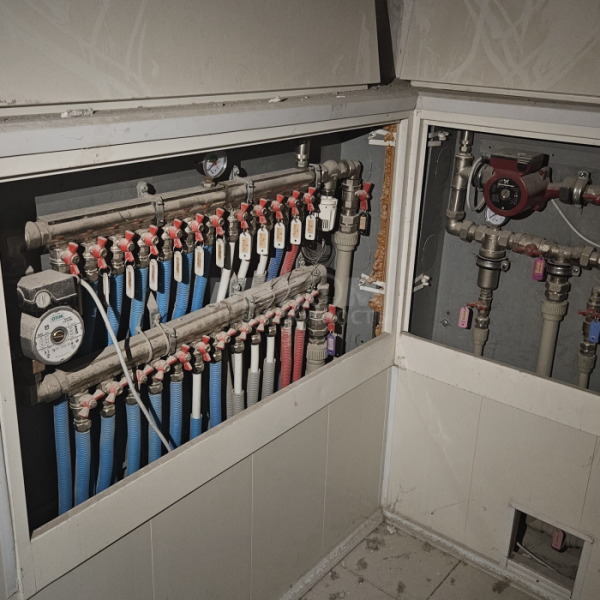 Фото Продам 4к на площади героев ВОВ 326м2