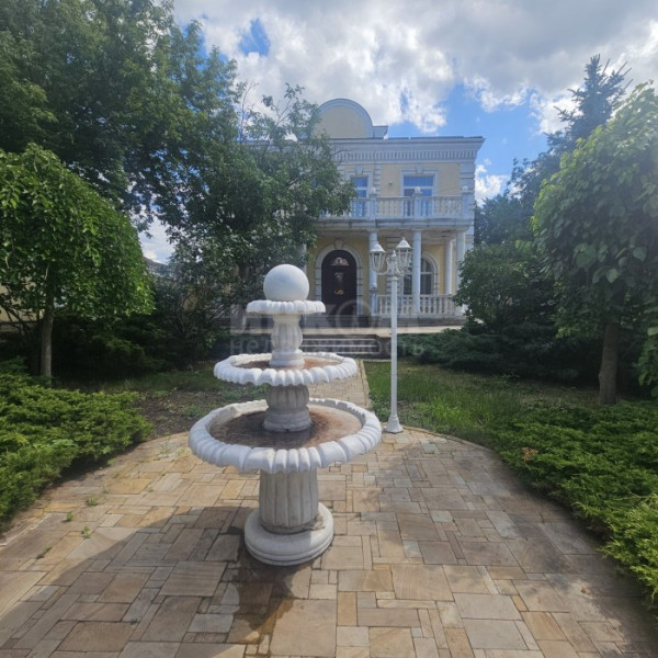Дом 365м2 городок Пархоменко