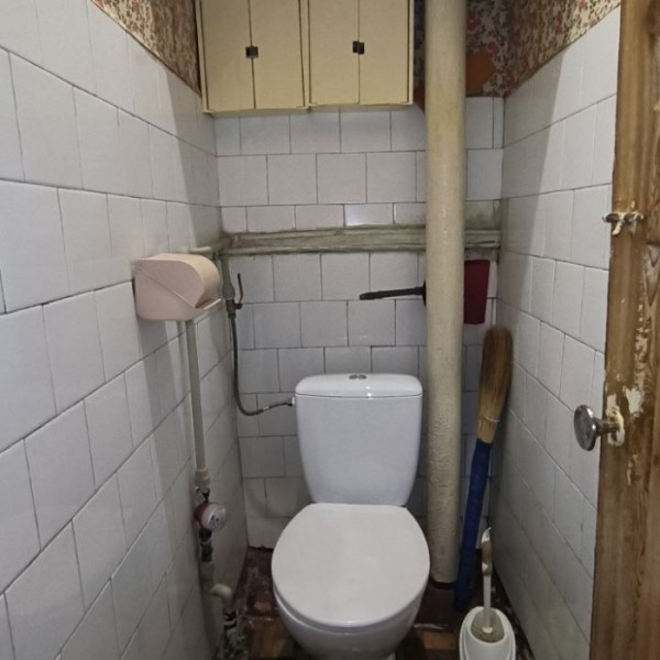 Фото Продам 2к остановка Динамо Центр Города