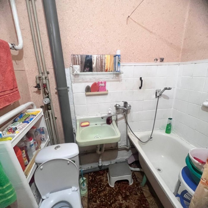 Фото Продам 2х комнатную квартиру, кв. Героев Сталинграда, 2/12 этаж, дом кирпич
