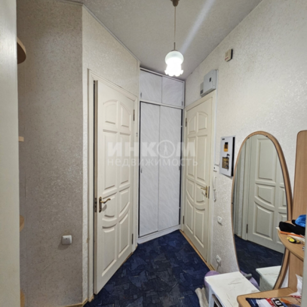 Фото Продам 3к квартиру в самом центре, напротив Божьей Матери, 2эт