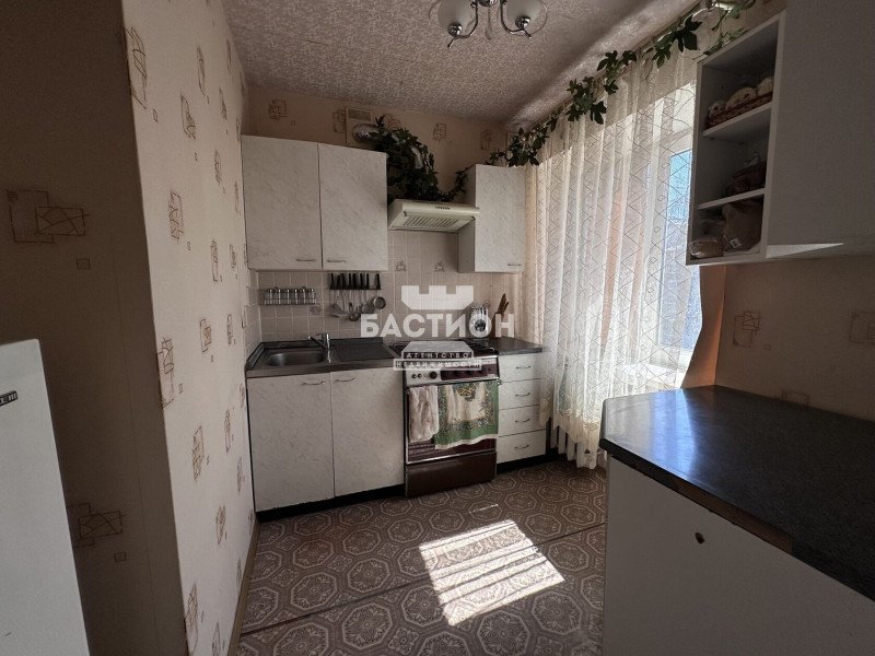 Фото 3-х комнатная квартира, квартал 50-летия Обороны Луганска, 5 ID:2146375