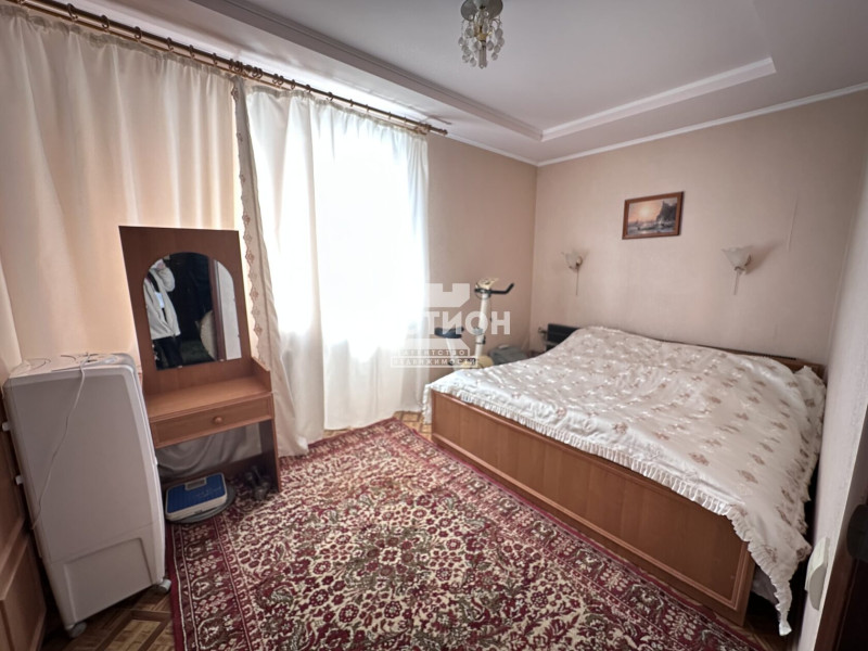 Фото 3-х комнатная квартира, квартал 50-летия Обороны Луганска, 5 ID:2146375
