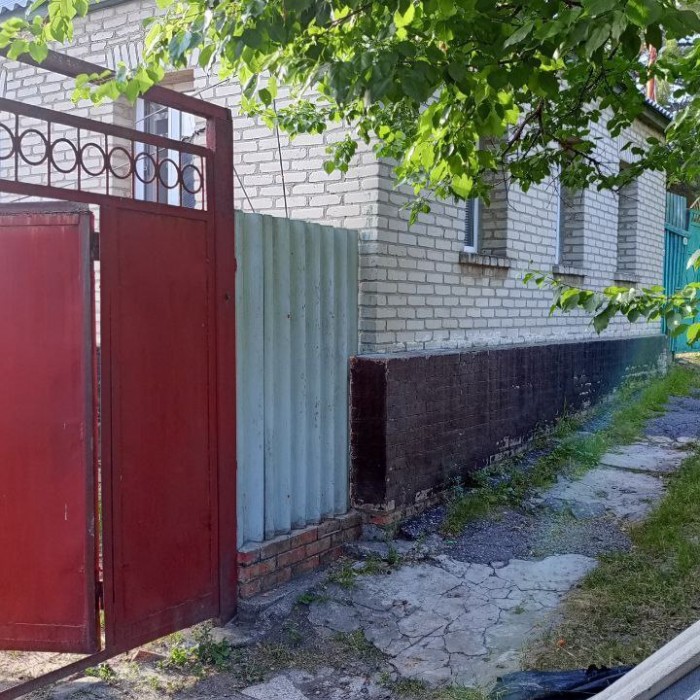 Продам дом в р-не кинотеатра "Родина", ул. Орджоникидзе