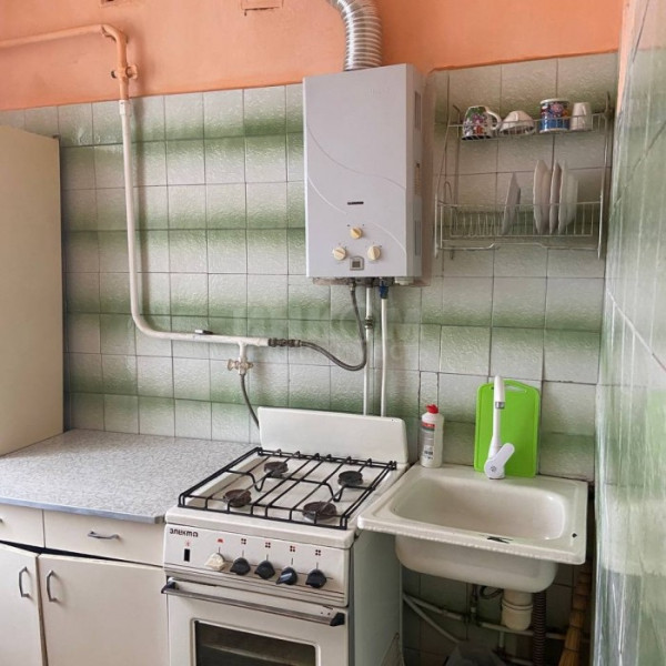 Фото Продам 3к квартиру на Площади ВОВ ,4/5эт в центре Луганска