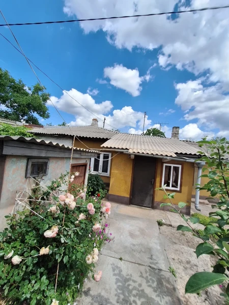 Фото Продаётся 2-комнатный дом в городе Стаханов, ул. Красногвардейская.