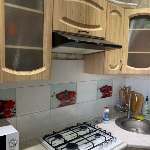 Продам 1-комн квартиру в городе Луганск улица Комбайная