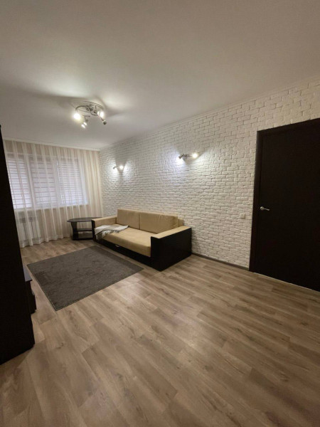 2-х комнатная квартира кв. Комарова