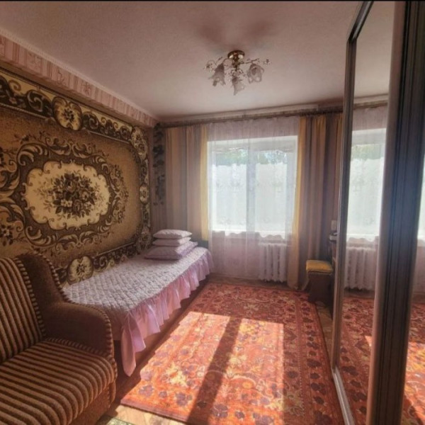 Фото Продам 2- к. квартиру 53 кв. м. (улучшенная планировка), г. Луганск, ул. Острая Могила (р- н ВВАУШ).