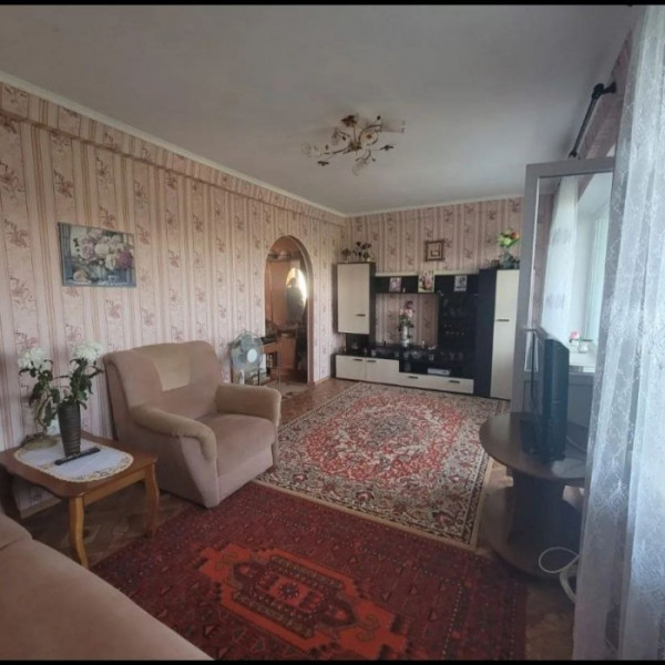 Продам 2- к. квартиру 53 кв. м. (улучшенная планировка), г. Луганск, ул. Острая Могила (р- н ВВАУШ).