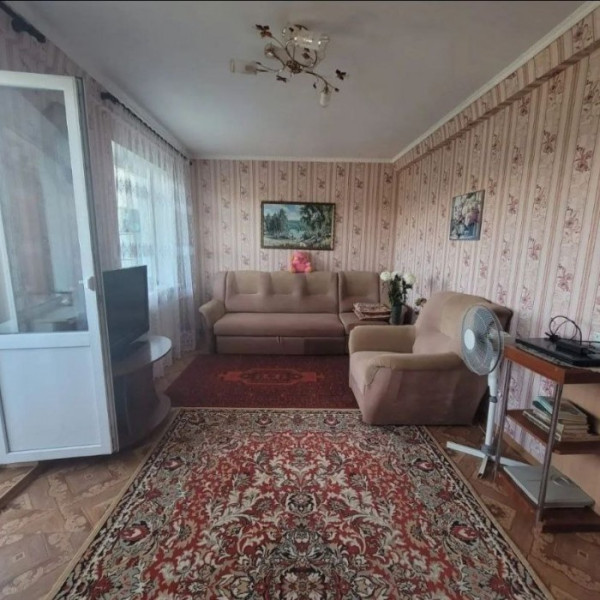 Фото Продам 2- к. квартиру 53 кв. м. (улучшенная планировка), г. Луганск, ул. Острая Могила (р- н ВВАУШ).