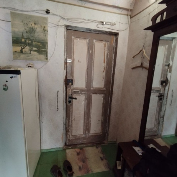 Продам 2-х комнатную квартиру на кв. Ватутина