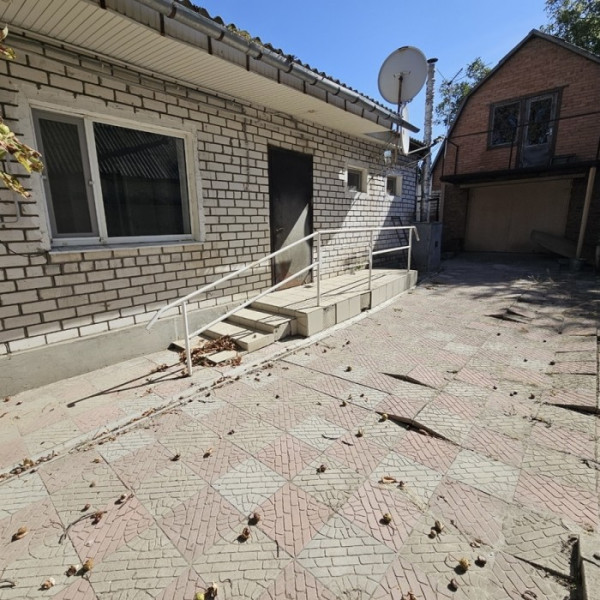 Продам дом в центре, 92м2,8 соток приват