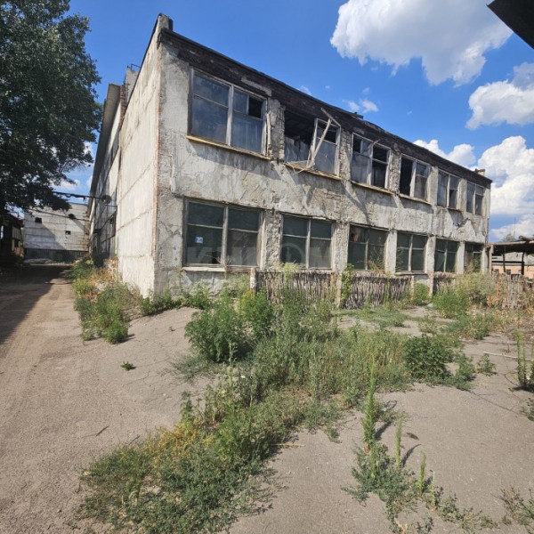 Фото Продам Помещения 2253м2 и 1га земли на территории завода Ленина