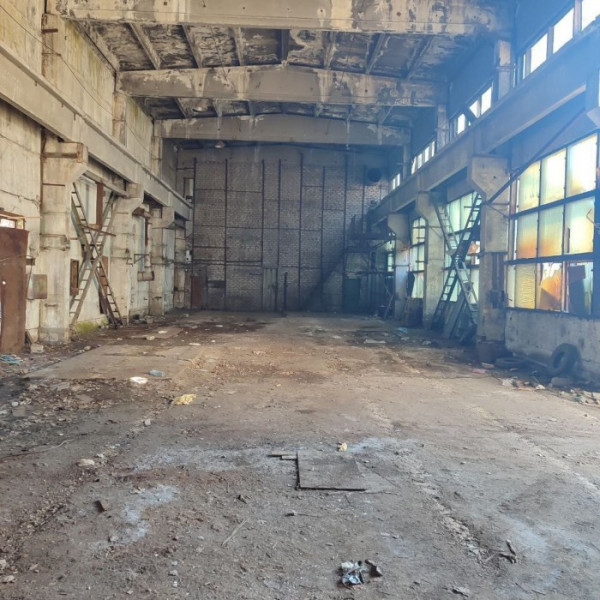 Фото Продам Помещения 2253м2 и 1га земли на территории завода Ленина