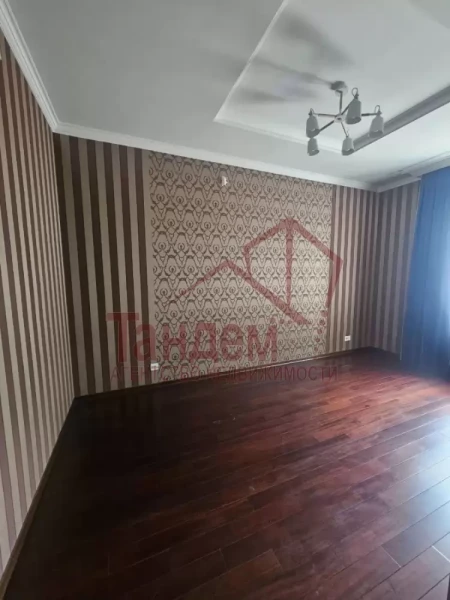 Фото Дом 365 м² (без учёта террас) с подвалом и двумя полноценными этажами. Район Цирка г. Луганск - Объект №503