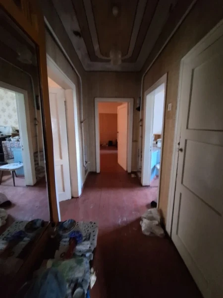 Фото Продаётся 4-комнатный дом в городе Стаханов (центр города), ул. Тельмана.