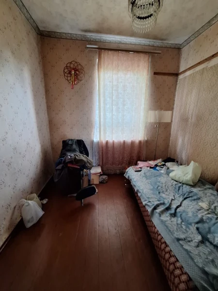 Фото Продаётся 4-комнатный дом в городе Стаханов (центр города), ул. Тельмана.