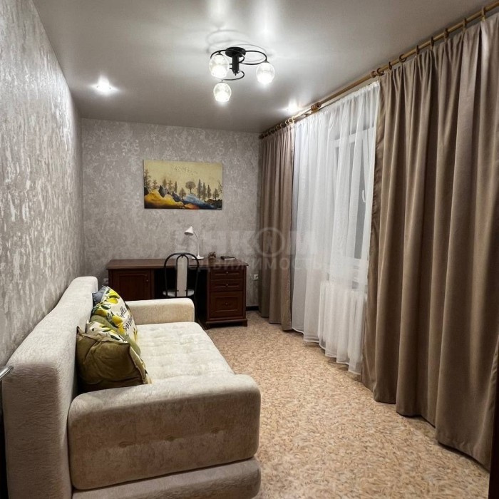 Продам 2-х комн квартиру в Центре г Луганск ул Зозулина