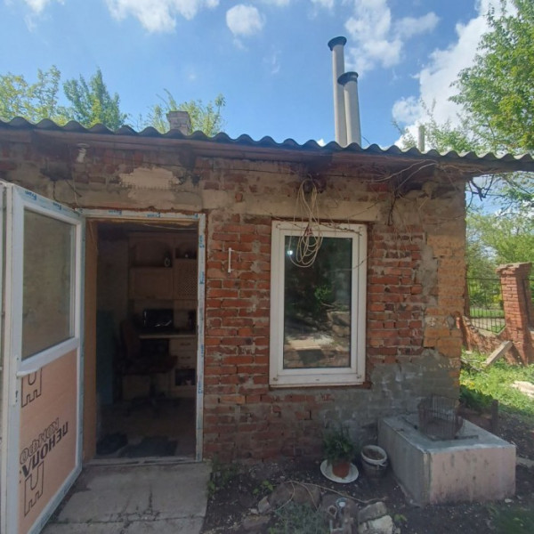 Фото Продам угловой дом на ул. Луганской правды