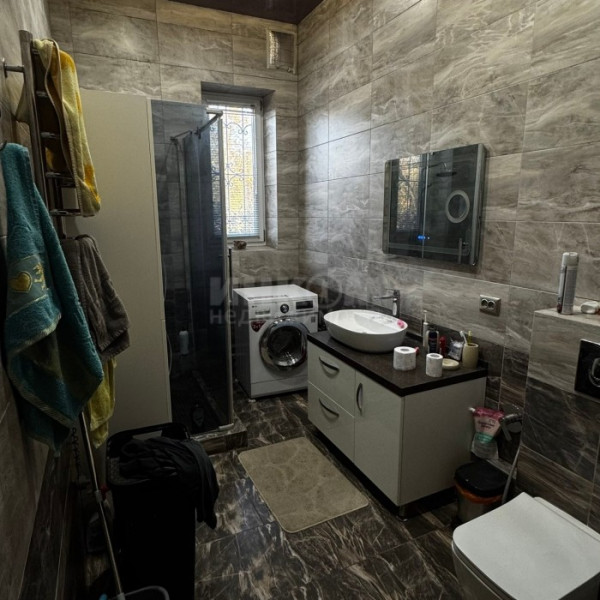 Дом 360м2 ул. Звейнека рн. Таксопарка