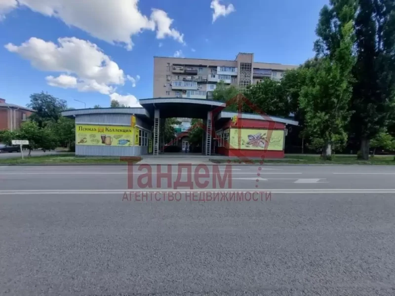 г. Луганск ул. Советская 94а продам 2 Магазина общей Площадью-87.80м2.  Первая линия в доль Дороги. - Объект №500