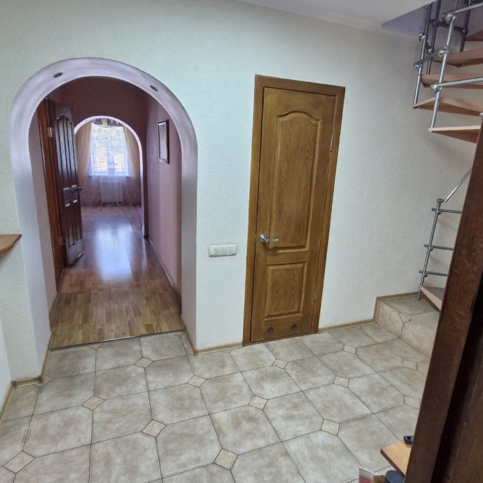 Фото Продам 2-х этажный дом в г Луганск район магазина "За рулем "