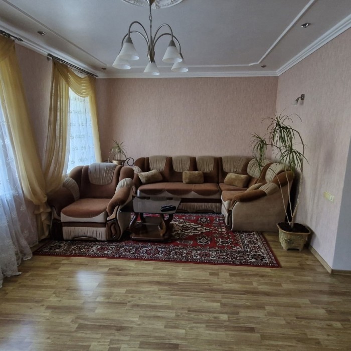 Фото Продам 2-х этажный дом в г Луганск район магазина "За рулем "