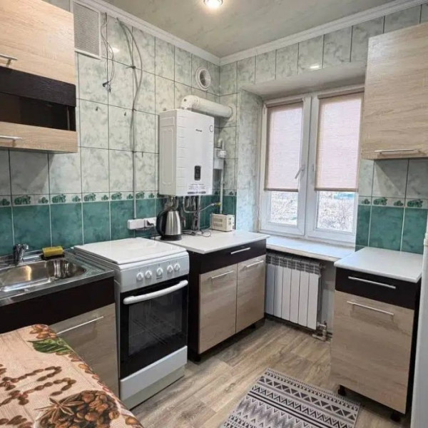 Продам 2 х двухкомнатную квартиру 24-я линия