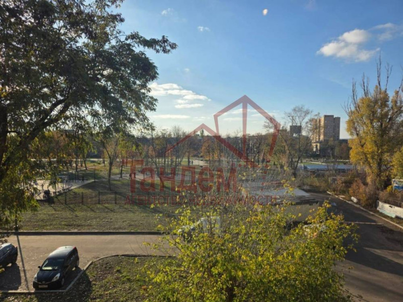 Фото 2 комнатная, 55. 2м², 3/3эт. , ул. Демехина (ЦЕНТР, район парк ВЛКСМ), Ленинский р-н - Объект №97