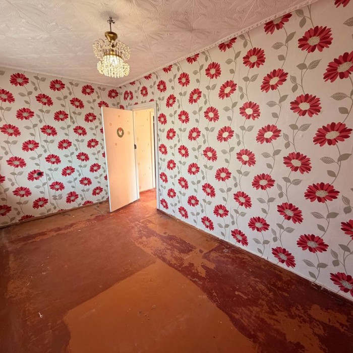 Продам 3- х комн. квартиру 52 кв. м. , в Луганске, кв. Шевченко (р- н Авиацентра).