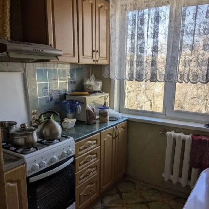 Продам 3-х комн квартиру в г Луганск кв Комарова