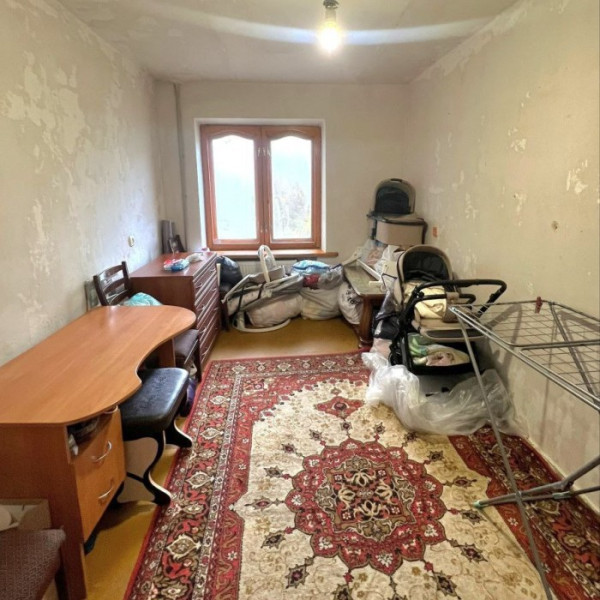 Фото Продам 3-к квартиру на кв.50 лет Обороны Луганска (мед. городок),г. Луганск.