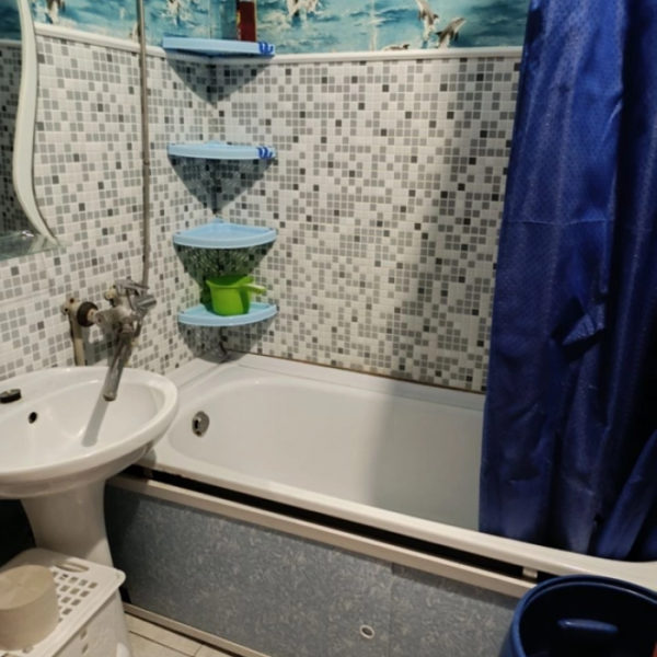 Фото Продам 2х комнатную квартиру г. Луганск, кв. Гагарина