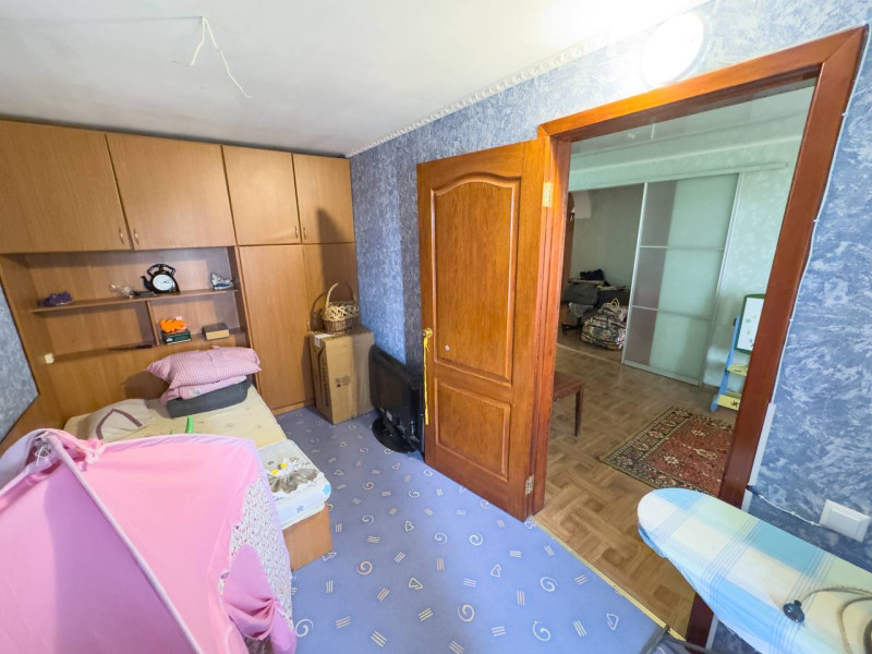 Фото Краснодон, 5ти-комнатная квартира, проспект Молодой Гвардии 4а