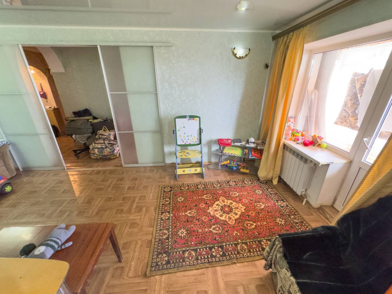 Фото Краснодон, 5ти-комнатная квартира, проспект Молодой Гвардии 4а