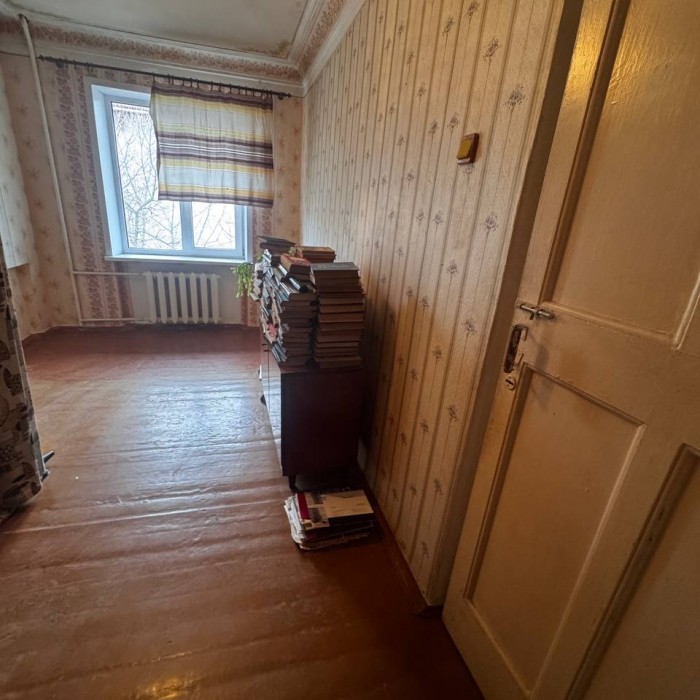 Фото Цена снижена до 4 млн. руб. ! Продам 4-к. квартиру, в г. Счастье ул. Мира (р- н Горсовета)