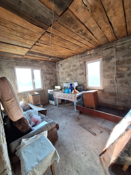 Фото Продаётся 3-комнатный дом в городе Стаханов (р-н Максимовка), ул. Голубовская.