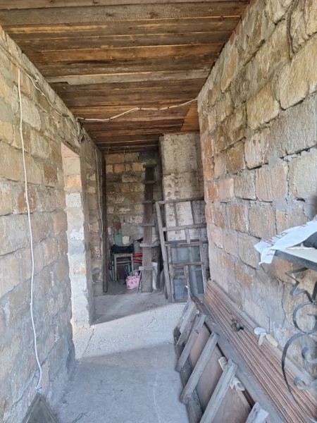 Фото Продаётся 3-комнатный дом в городе Стаханов (р-н Максимовка), ул. Голубовская.