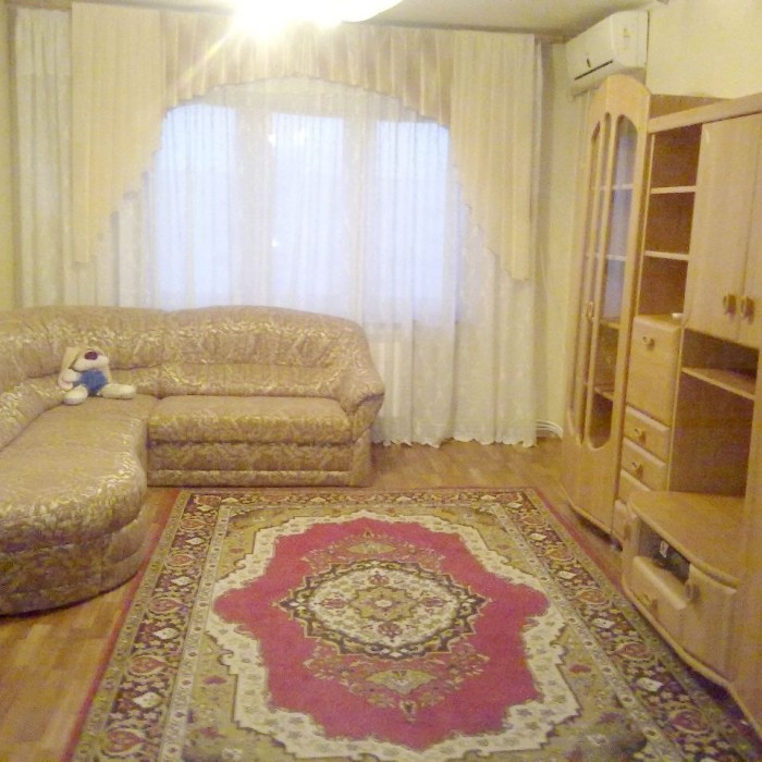 Продам 3- х комнатную квартиру на кв. Героев Сталинграда.